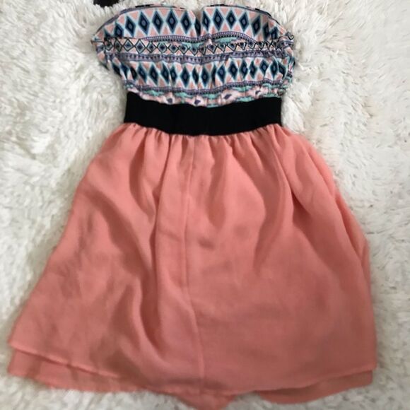 🌸🌸Cute tube top mini dress - Picture 2 of 7